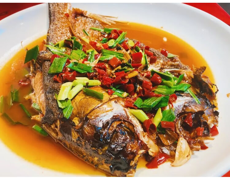 农家自制腊鱼湖南特产烟熏干鱼腊鲢鱼整条咸干腌制风干柴火烟熏鱼整个