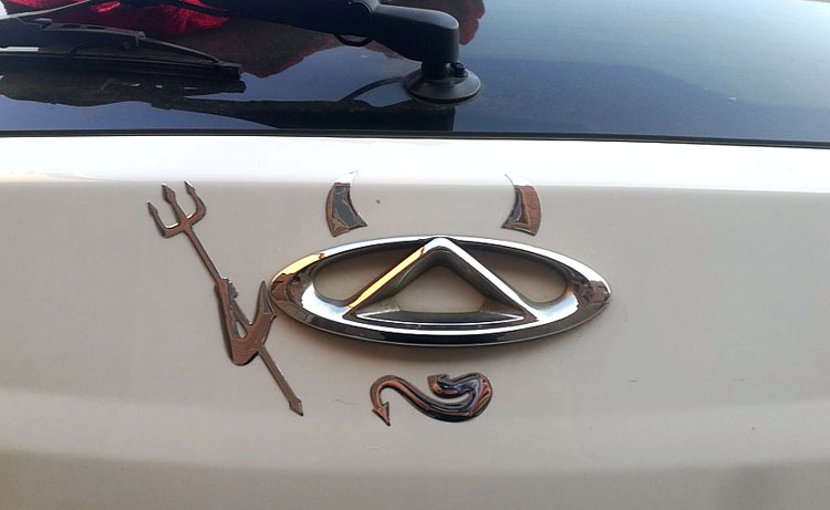 奇瑞小蚂蚁eq1瑞虎suv艾瑞泽改装车尾标小恶魔装饰贴小螃蟹车标贴