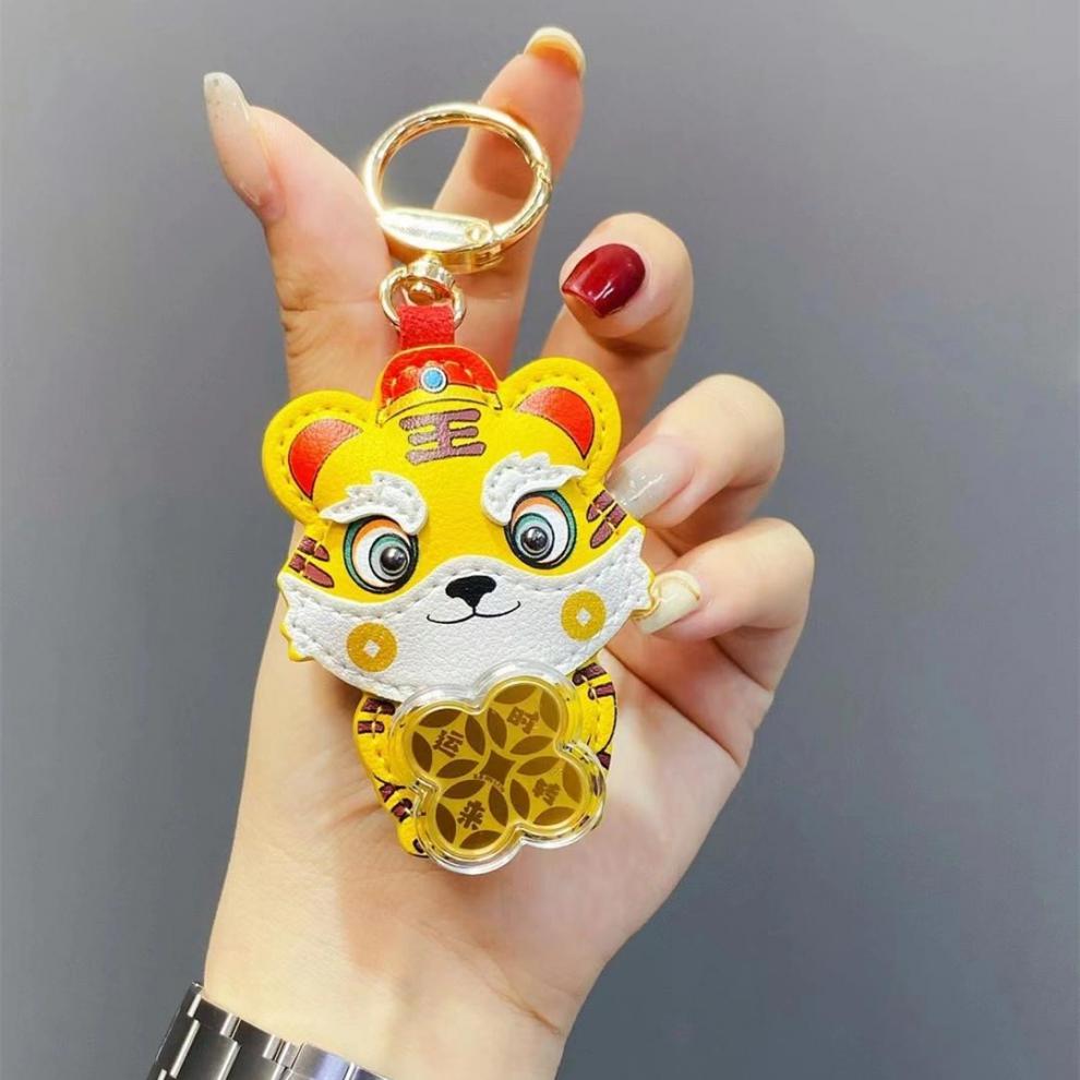 周大福赚赚虎虎年钥匙扣足金999汽车挂件时来运转赚赚虎卡通本命年