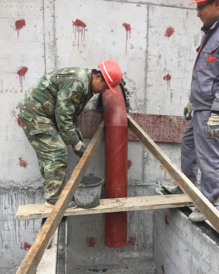 污水处理厂混凝土套管封堵无尘膨胀石棉水泥管道接装专用快硬绒状膨胀