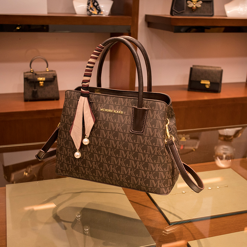 barackjie轻奢品牌女包法国复古优雅设计真皮包包新款气质妈妈单肩