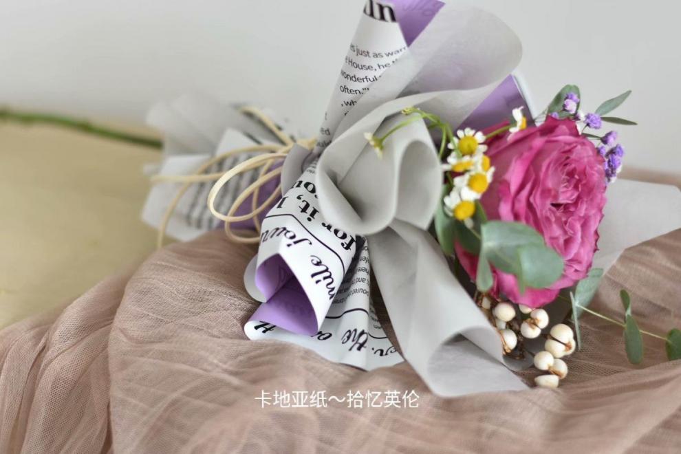 礼物包装纸新品英伦报纸鲜花包装纸批发花束包花纸双面包装材料加厚