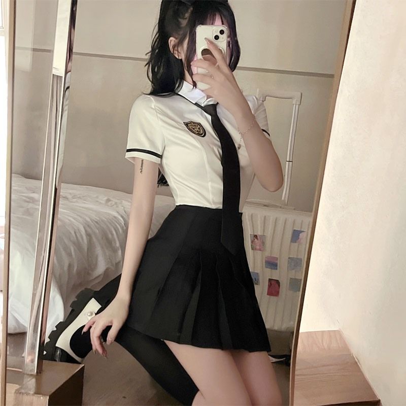 &ル杜宾琼斯英伦校服夏季新款减龄学院风白色短袖衬衣 百褶裙jk制服女