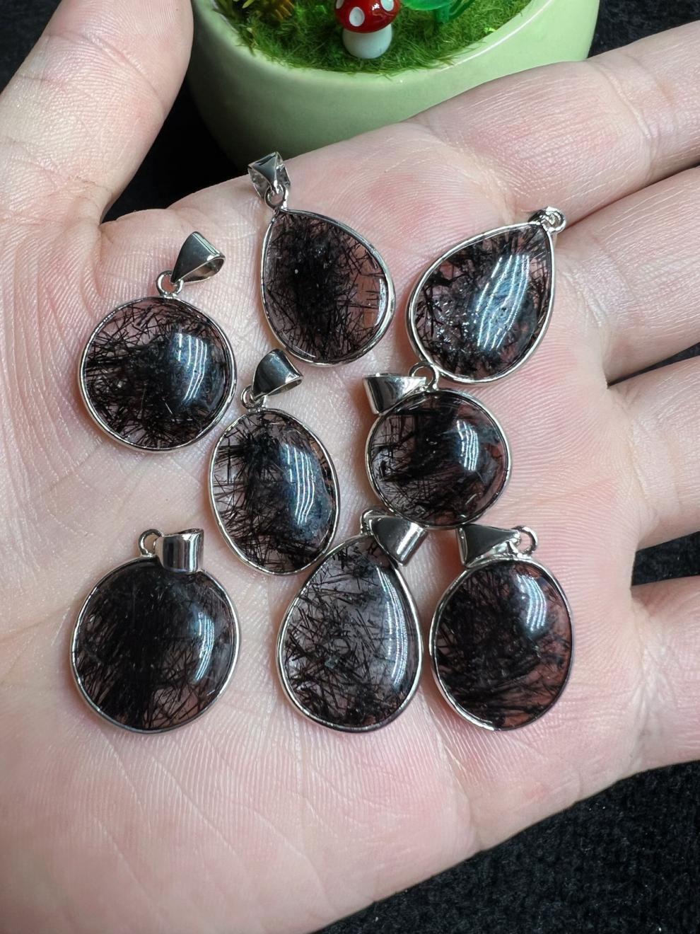 皓范儿黑发晶项链男士女士吊坠黑水晶小迷你锁骨精致百搭礼物随机 搭