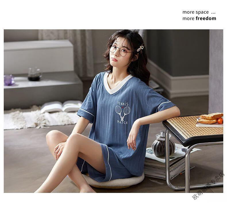 4f332667b849ee58.jpg' style=