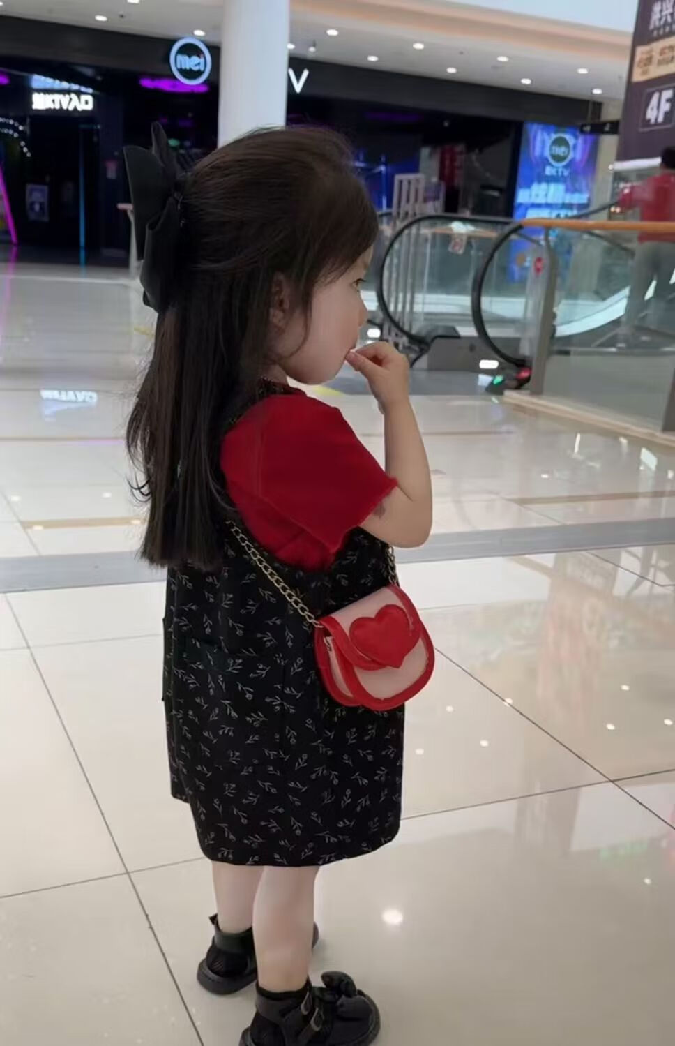 8b047c0b571ce38c.jpg' style=