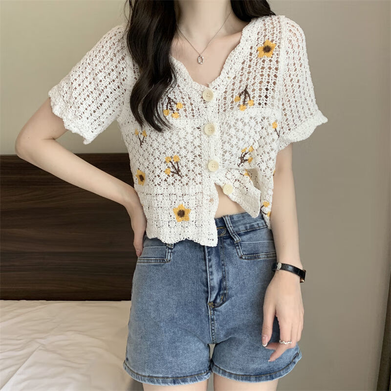7a957808e4c143a6.jpg' style=