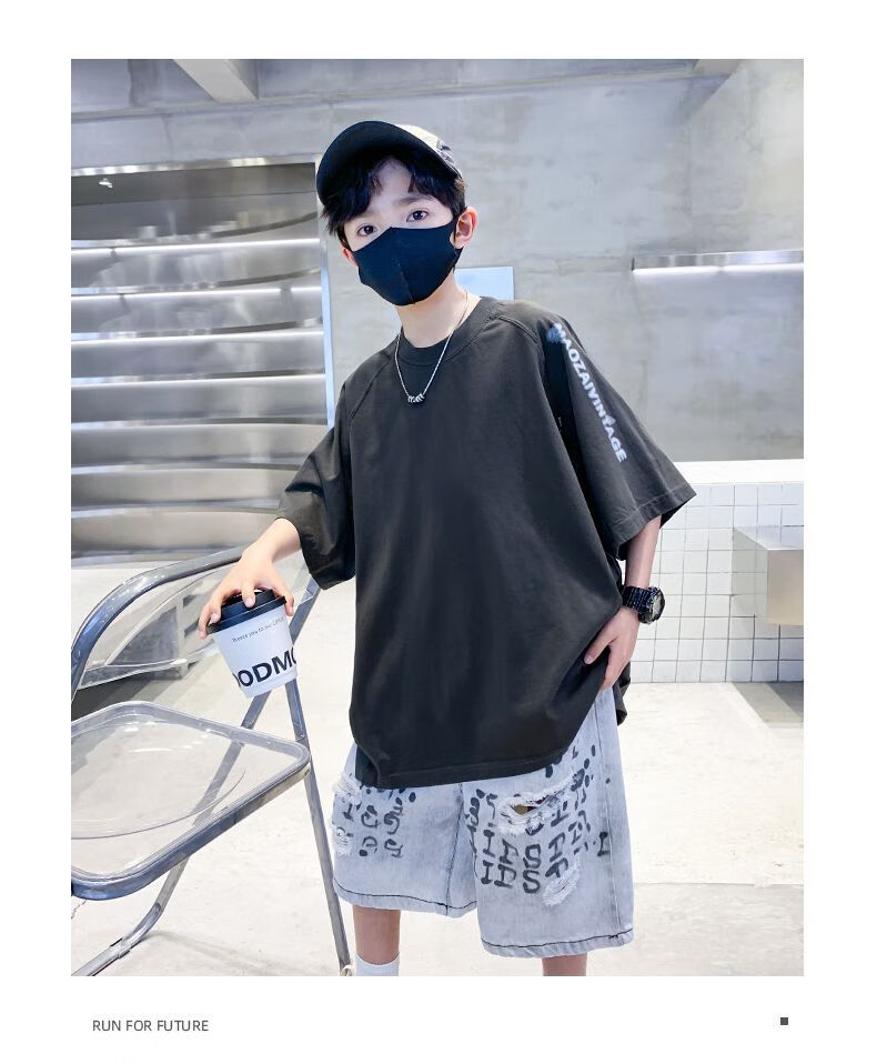 7ba9edc0dee0e3a5.jpg' style=