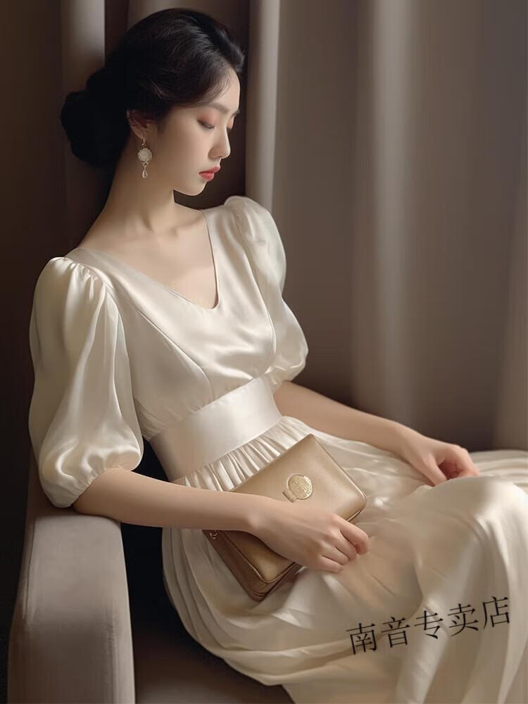 2ec4851d5ab141e4.jpg' style=