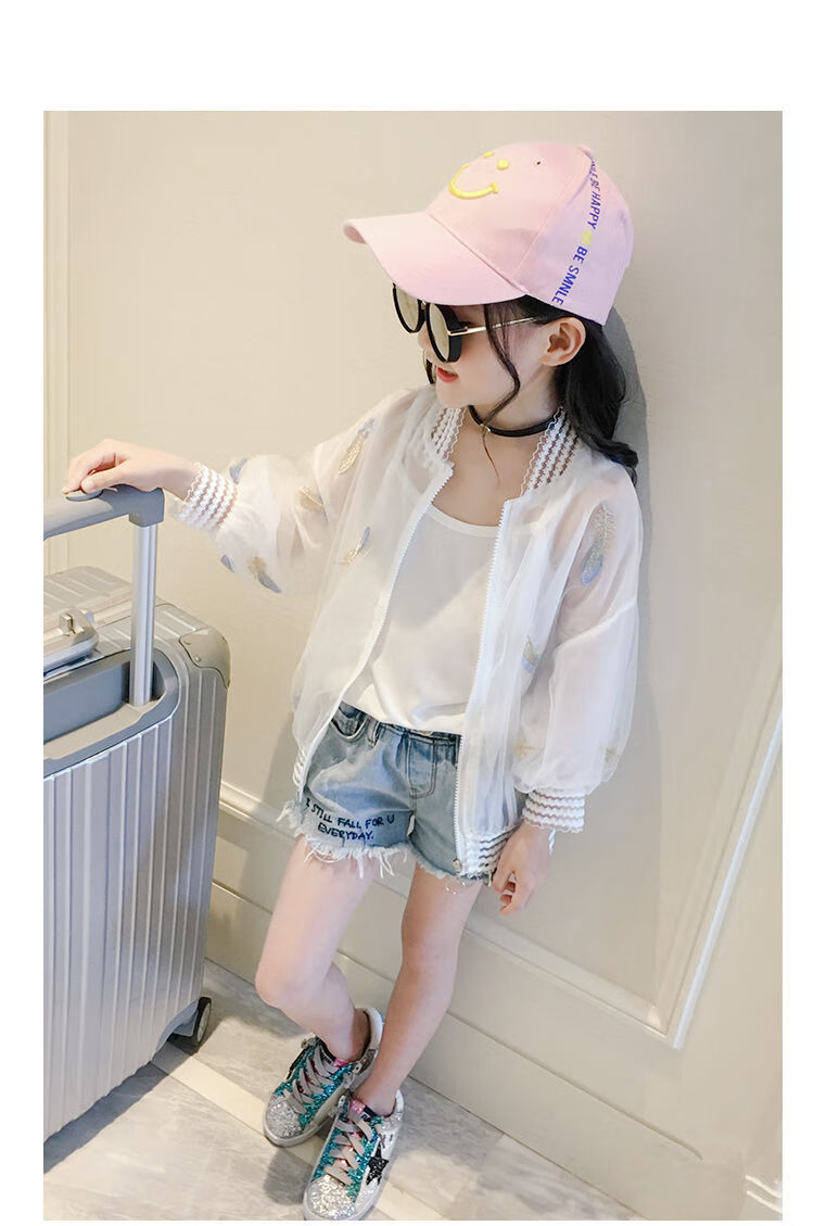 043540070cff6220.jpg' style=