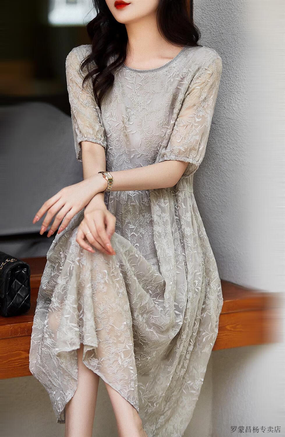 84a057ae3c4de450.jpg' style=