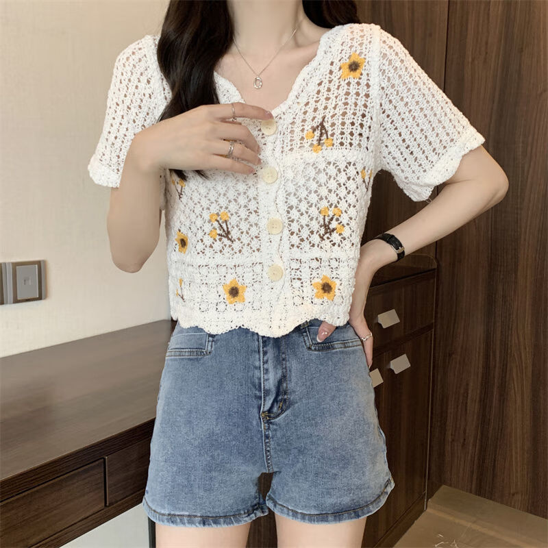 5d543e76c4b66caf.jpg' style=