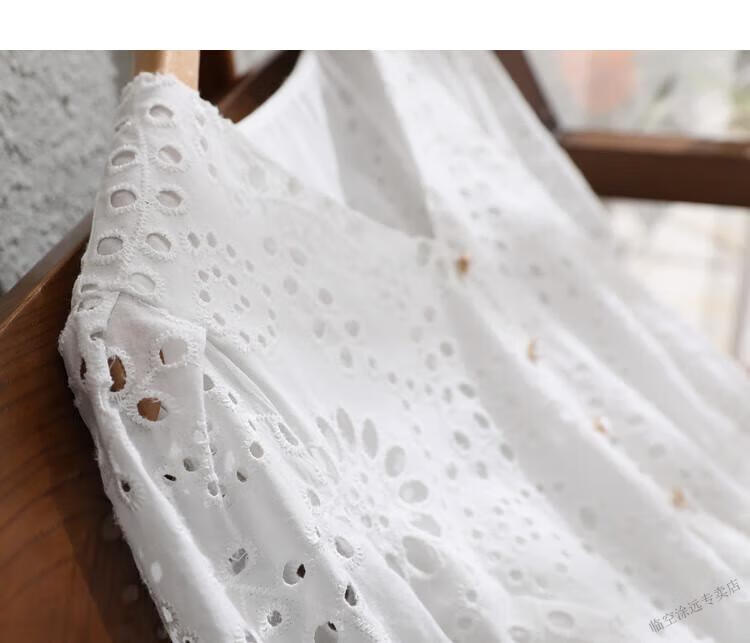 d9747471d6081489.jpg' style=