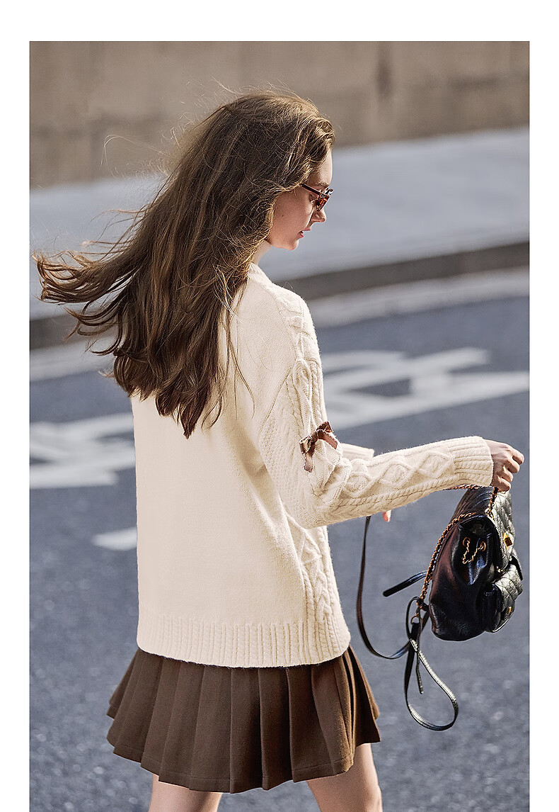 TonLion 2025 Autumn Winter Women's Crew Neck Front Pattern Applique Cable Knit Sweater 4