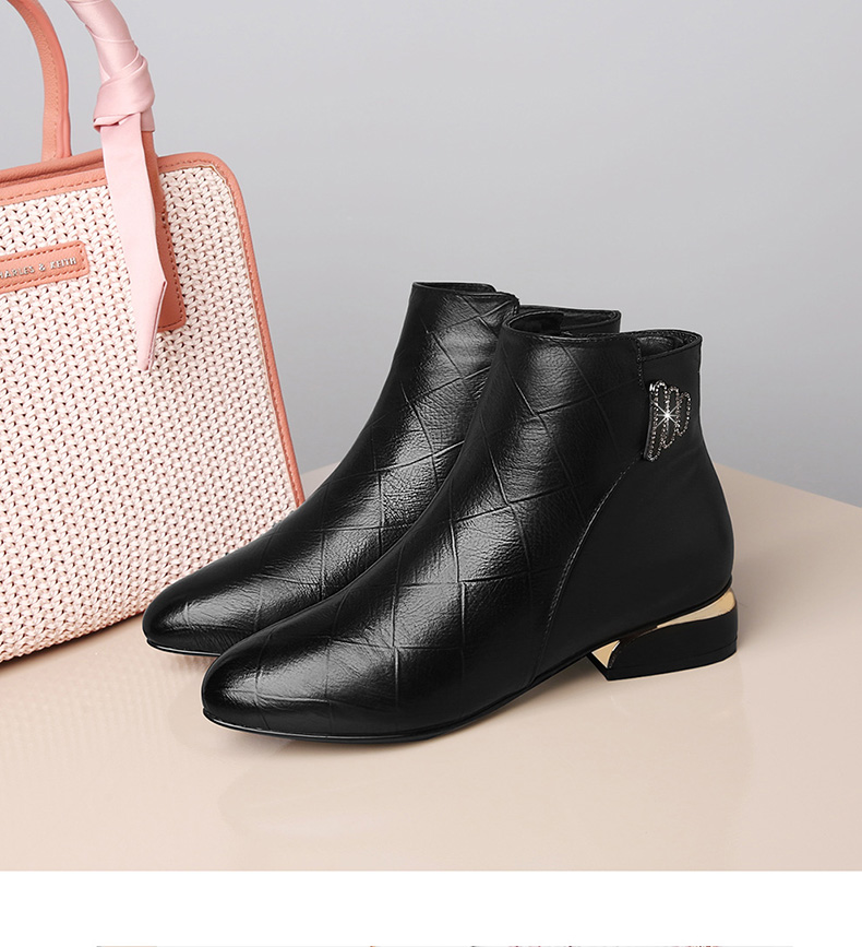 富贵鸟女靴短筒尖头粗跟时尚百搭气质时装女鞋侧拉链小中跟皮鞋短靴大