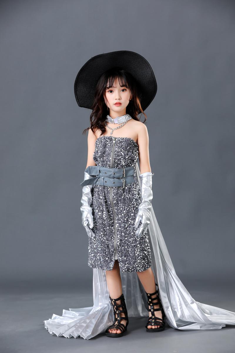 chapelle女童走秀礼服模特t台服装赛博朋克机车银色未来战士科技感潮