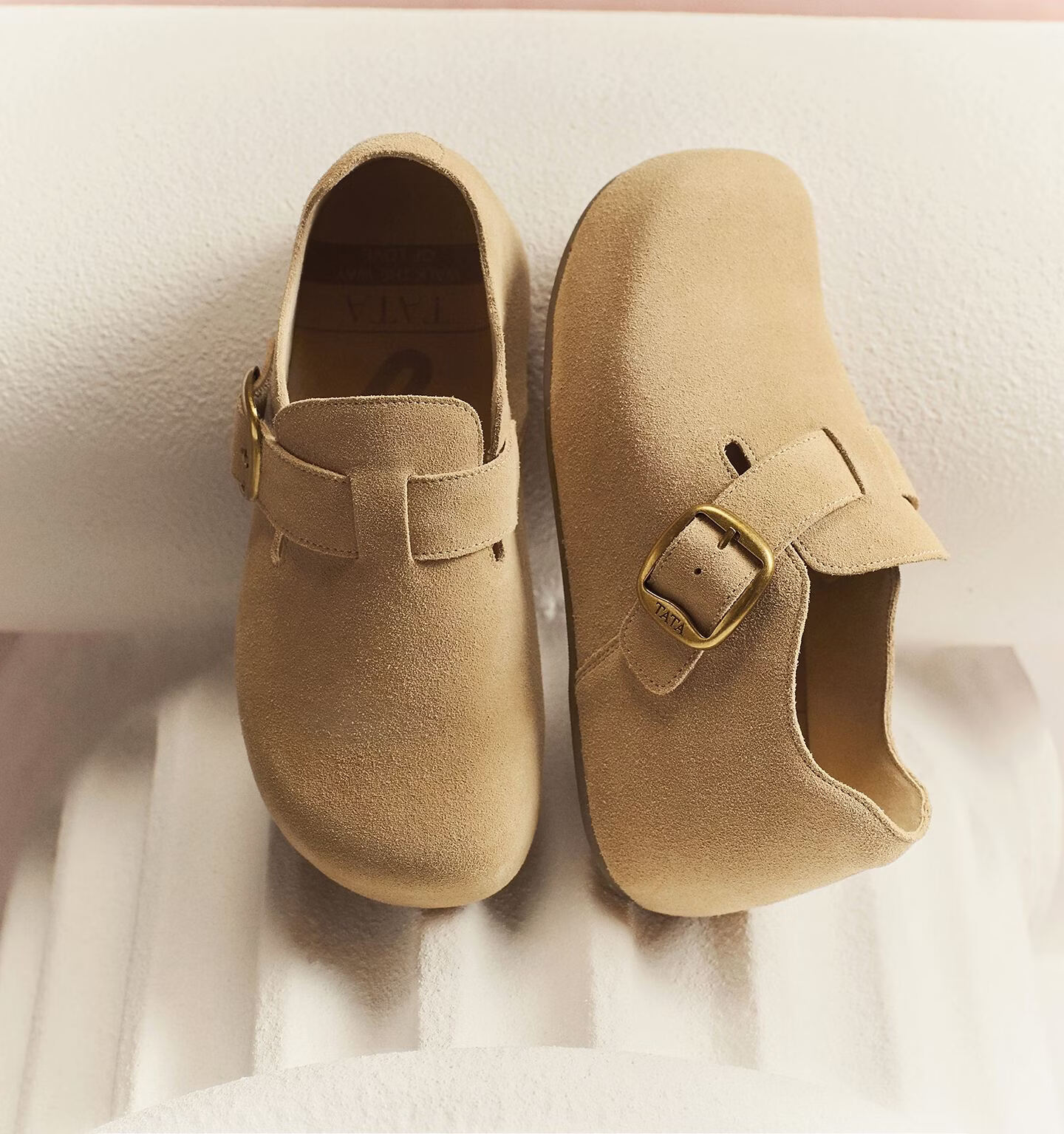 TATA Chestnut Boken Women's Spring Fashion Versatile Deep Mouth Shoes with Height Increase Apricot Color Size 39 5