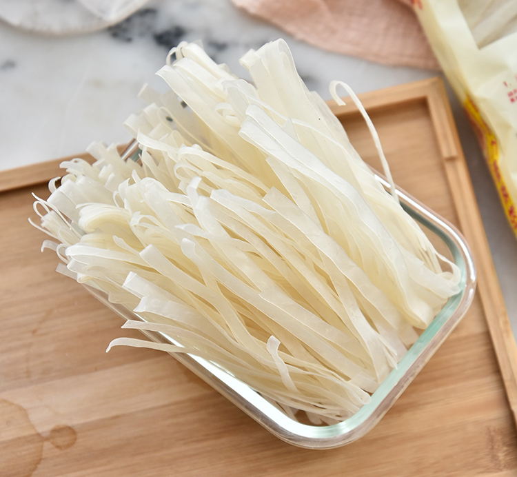 广西河粉 石磨蒸粉罗秀米粉宽米粉粗炒米粉干河粉干炒牛河粉速食威颜