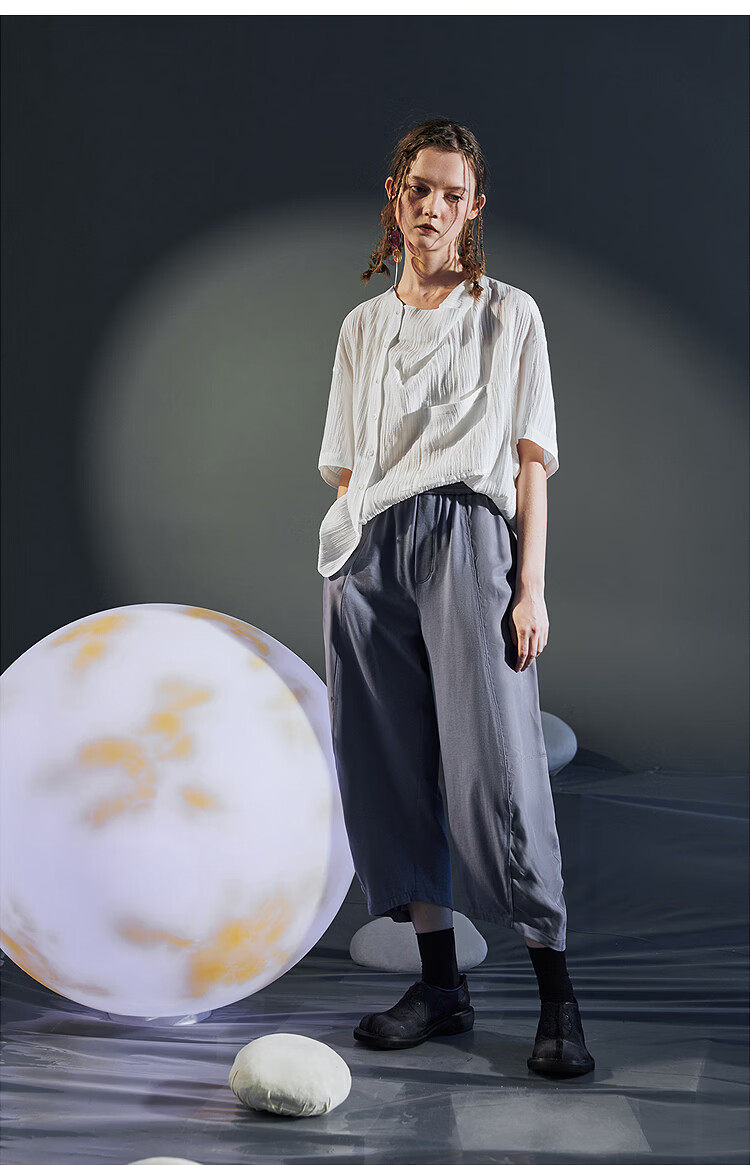 Rizhuo Original White Scoop Neck Short Sleeve Shirt 2025 Summer New Wave Pattern Loose Side Placket Niche Women's Shirt 16