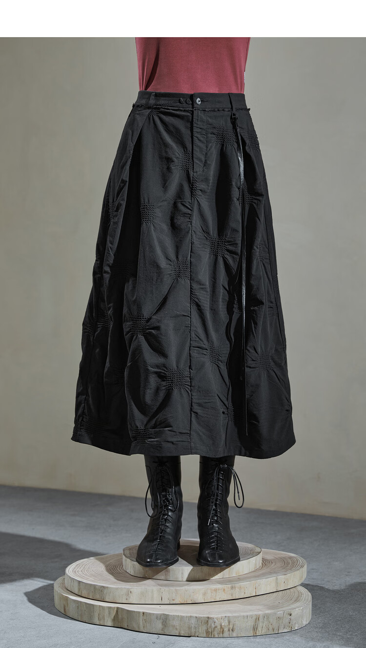 Rizhuo Original Design Women's 2026 Spring Elegant Draped A-Line Black Pleated Jacquard Skirt 3