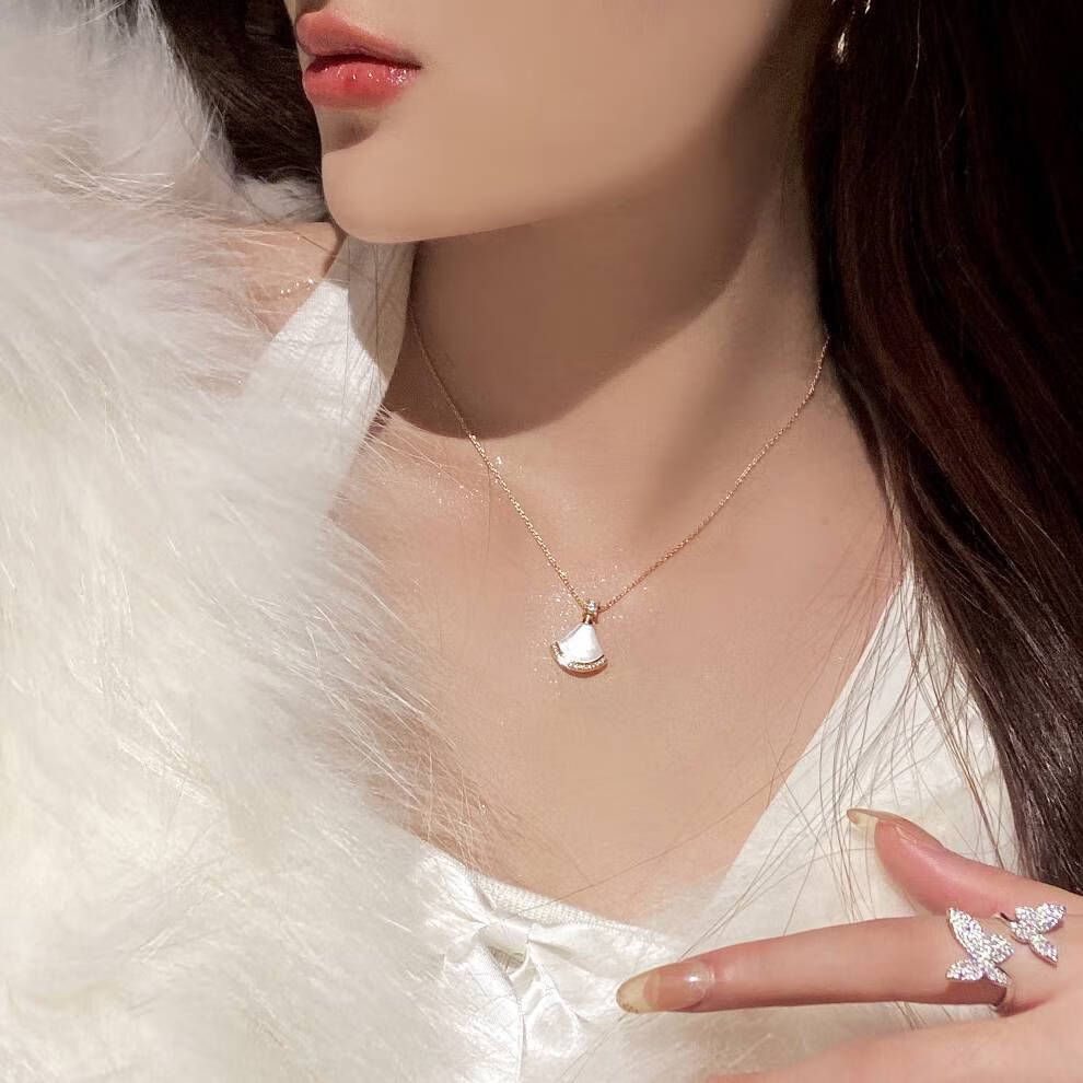 乔老板joy贝母裙子项链小扇子质感轻奢锁骨链闪满钻红玛瑙银送女友