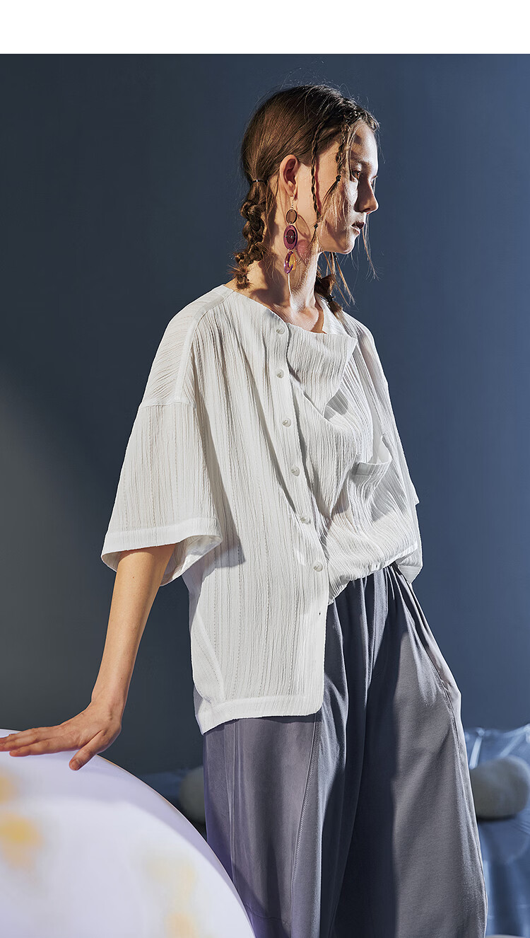 Rizhuo Original White Scoop Neck Short Sleeve Shirt 2025 Summer New Wave Pattern Loose Side Placket Niche Women's Shirt 3