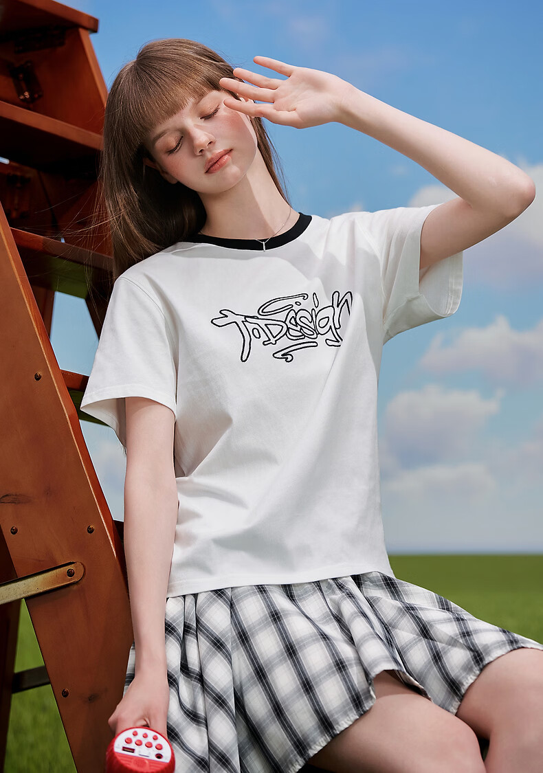 TonLion 2026 Summer Women's Embroidered Short Sleeve T-Shirt Casual Versatile Fashion High-End Comfortable Youthful Women's T-Shirt 2