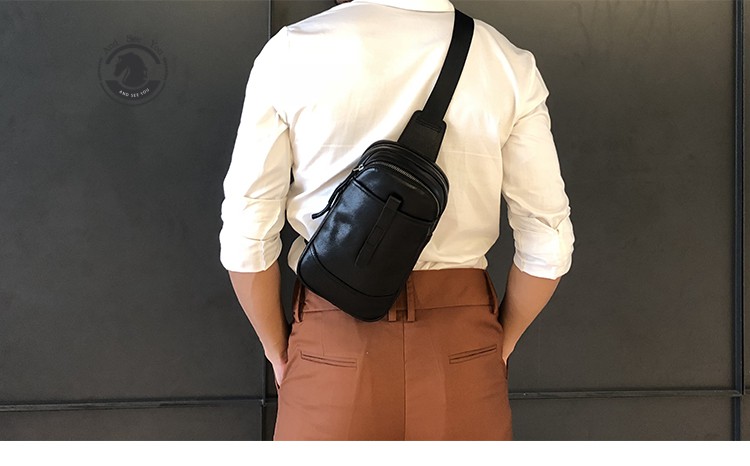 简约斜挎包 百搭手机包 新款运动包 休闲单肩包 多功能胸前包男 黑色
