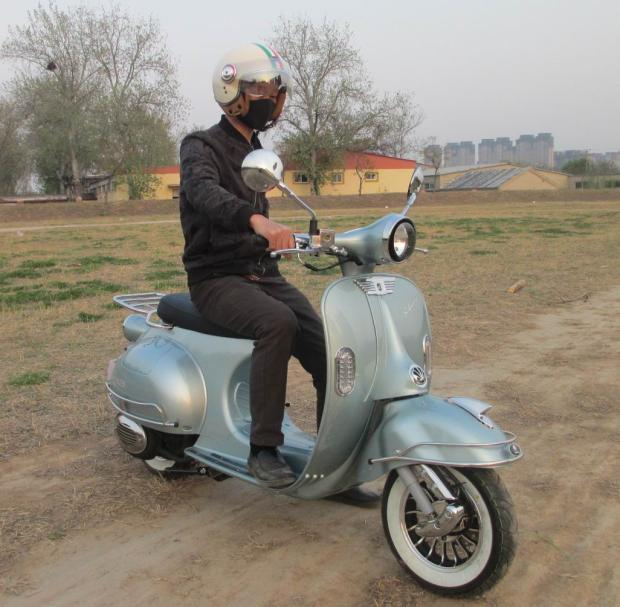 复古大黄蜂150cc摩托车罗马假日大龟王踏板摩托国四电喷能上牌 蓝色