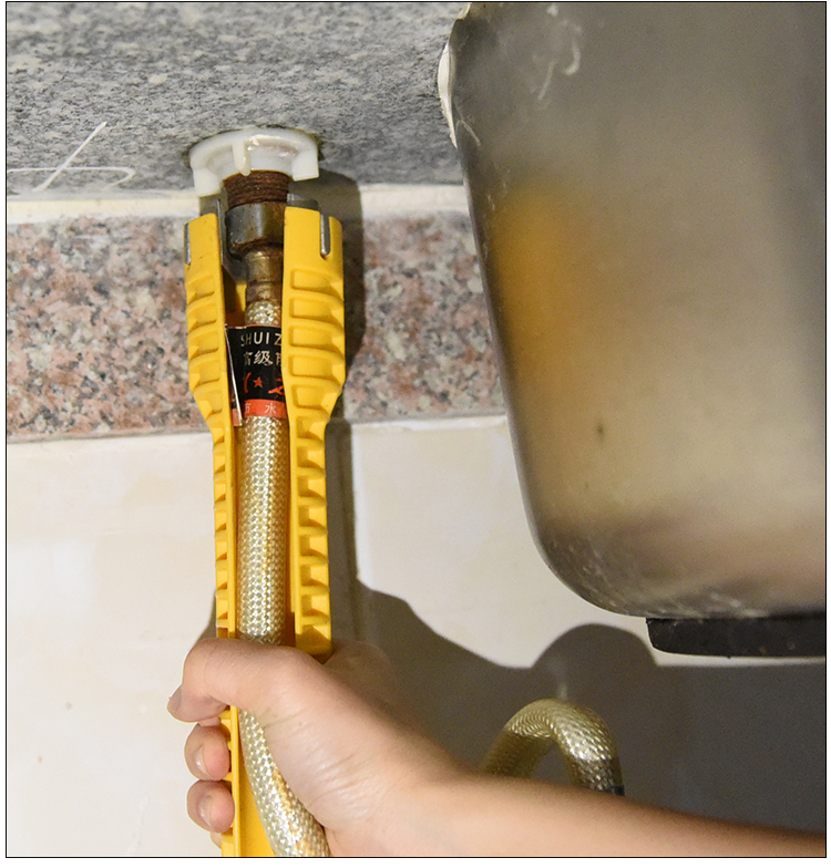 多功能水管套筒扳手水龙头水槽扳手卫浴安装维修工具神器单头水槽扳手