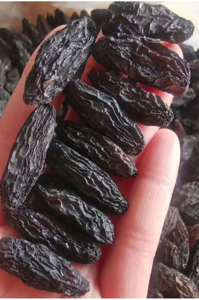 吐鲁番新疆黑色大颗粒免洗即食黑美人紫葡萄干无核香甜零食袋250g