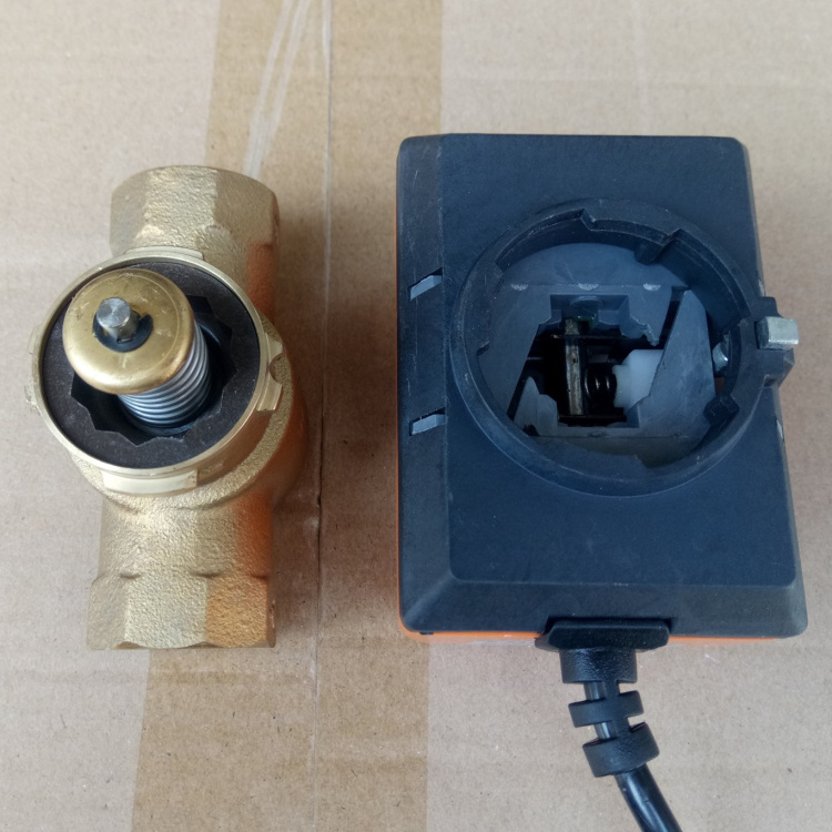 定制适用于开利电动阀电磁阀中央空调电动二通阀vlv26tb28tb36tb三线