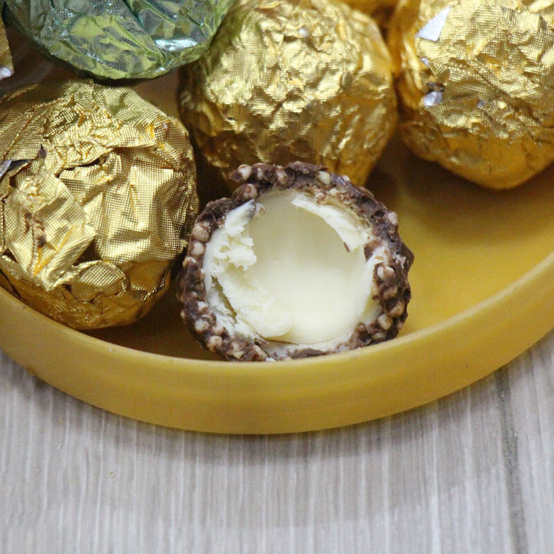 晨臻 夹心巧克力球 巧之恋金莎球巧克力花生果仁夹心1桶720g婚庆喜糖