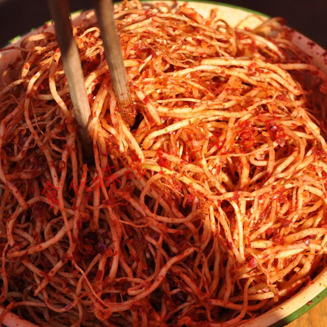 晨臻云南腌韭菜根咸菜腌菜泡苤菜特产农家根小吃酸辣味下饭2瓶装600克