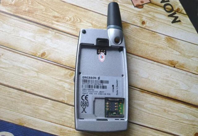 原装爱立信t28手机 经典老款 怀旧下翻盖备用机 用移动 灰黑色(主机 1