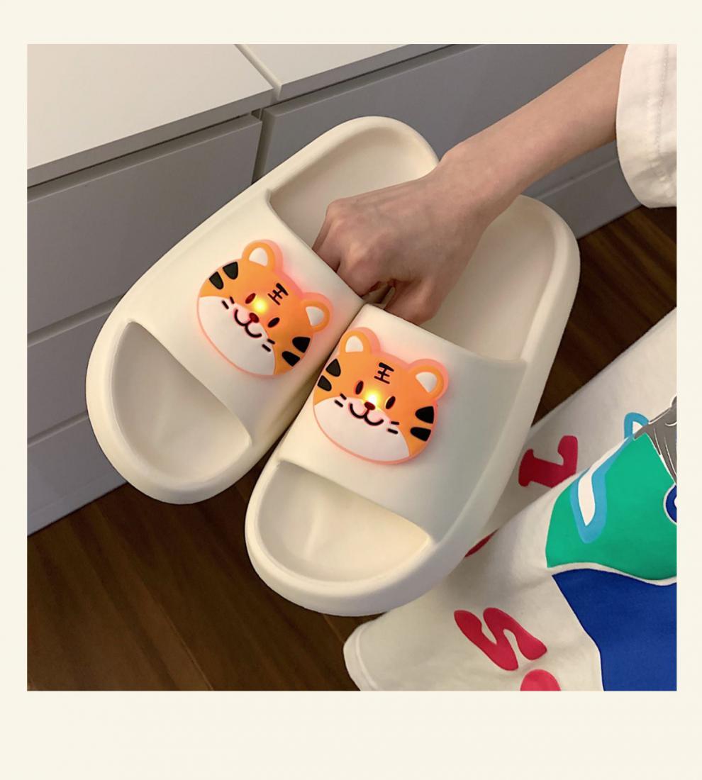 会发光的玫瑰闺蜜凉鞋夏搞笑水晶拖鞋玫瑰花水晶鞋搞怪女透明闪光 3