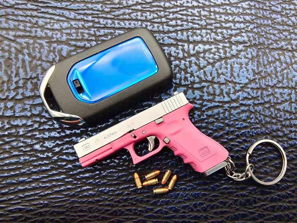 1:3合金帝国洛洛克g17枪模钥匙扣挂件拆卸可抛壳迷你小枪仿真玩具