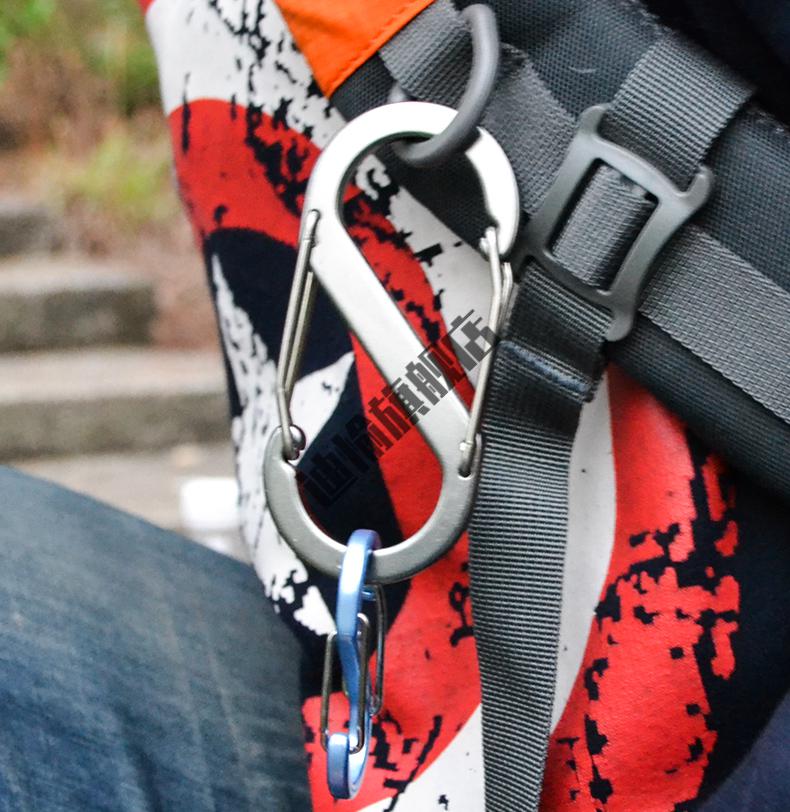 登山扣八字型新款八8字型钢丝扣户外s形挂钩快挂背包钥匙扣挂水瓶挂勾