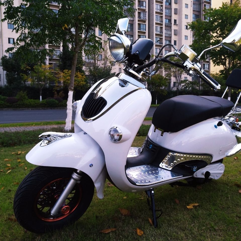 大龟王电动车成人复古网红锂电池外卖72v长跑王大黄峰电动摩托车湖水