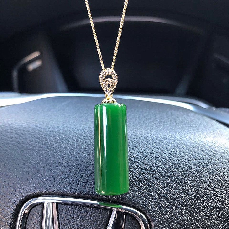 博皓定制和田玉碧玉色圆柱吊坠碧玉色项链菠菜绿玉坠清新玉石挂件工艺