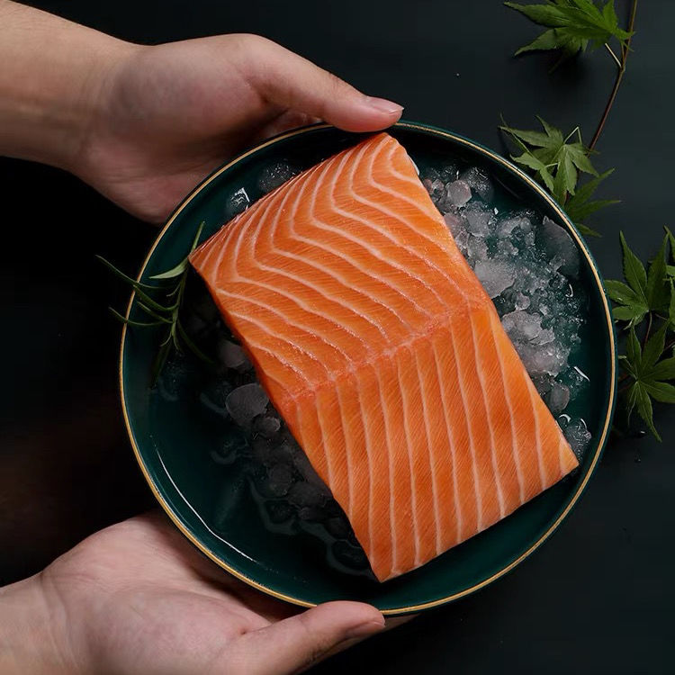 精品冷运生吃新鲜三文鱼整条中段生鱼片刺身日料寿司即食新鲜活送芥末