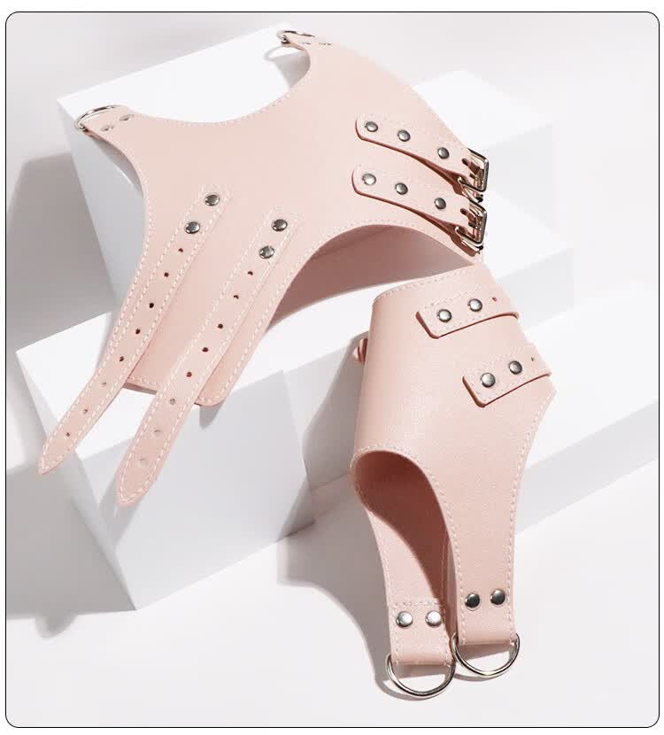 久爱成人用品黑色皮革束缚手铐女用夫妻情趣另类玩具sm sm-吊带黑色