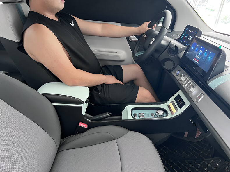 适用于长安糯玉米改装中央扶手箱长安lumin手扶箱中控内饰布置储物盒