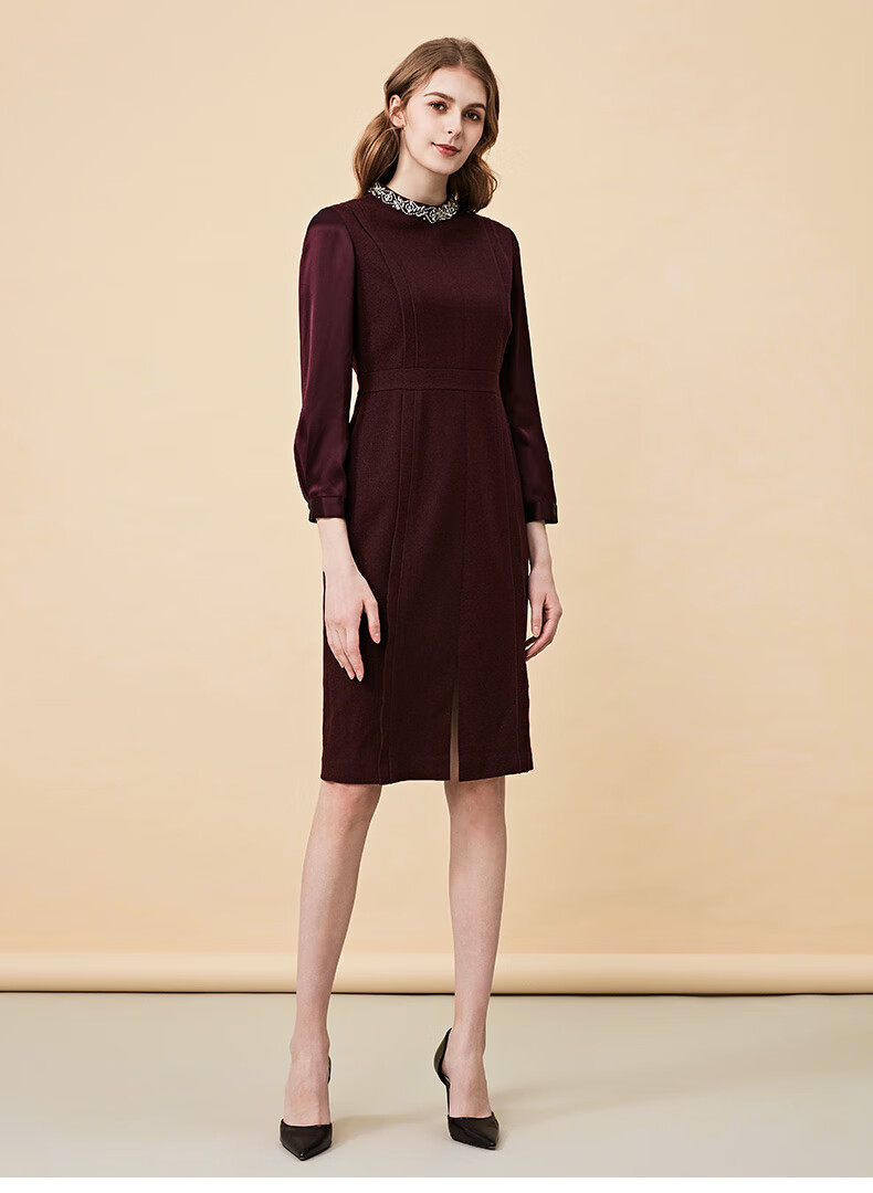 皮尔卡丹女装酒红色镶钻小立领长袖连衣裙秋季新款含羊毛裙商场同款酒