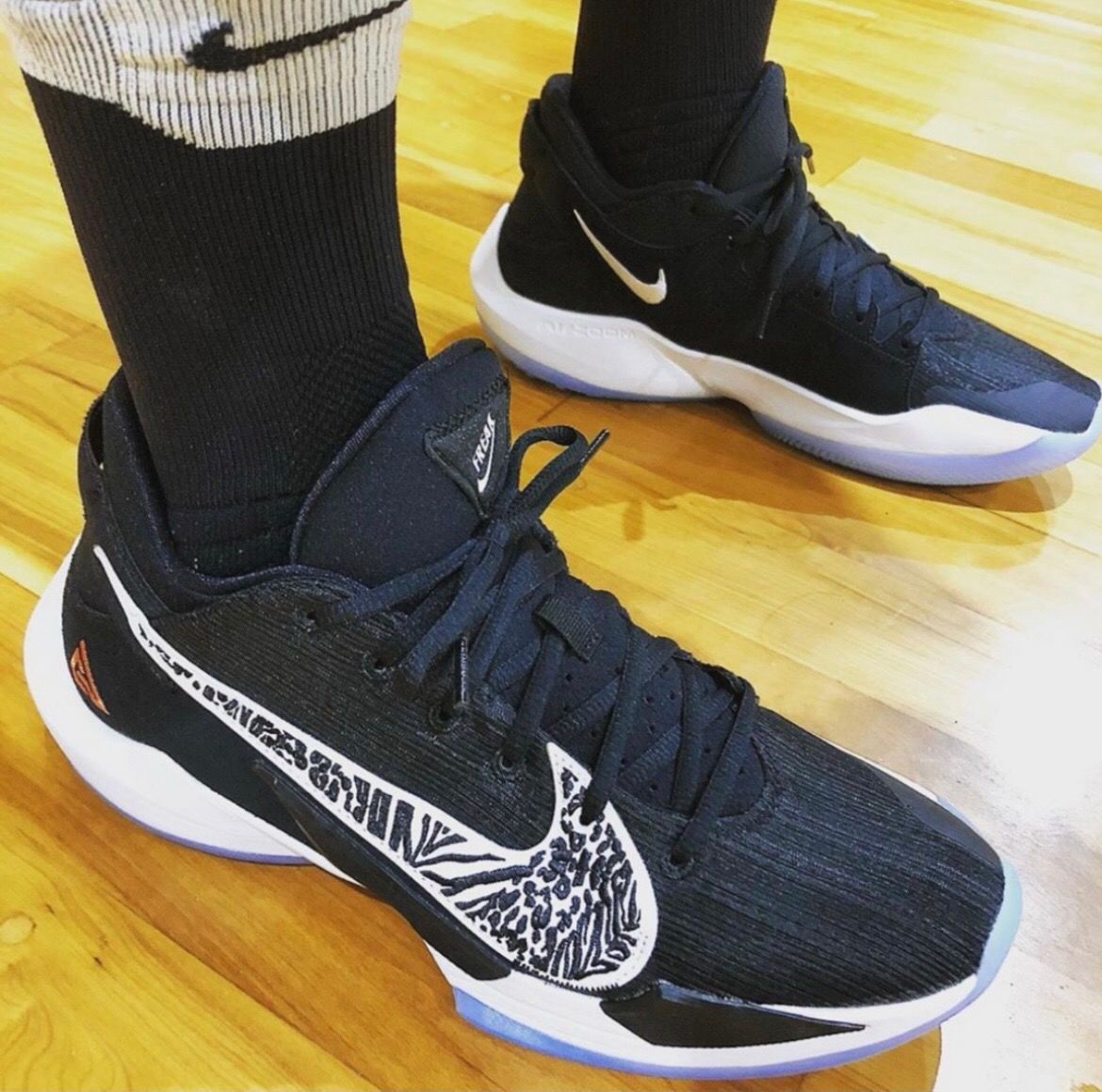 字母哥2代 白水泥实战耐磨篮球鞋高颜值百搭新款休闲运动鞋子防滑