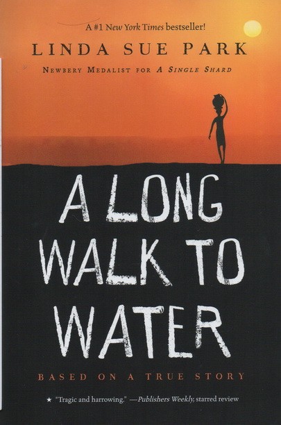 英文原版 a long walk to water 漫漫求水路 儿童启蒙章节桥梁书