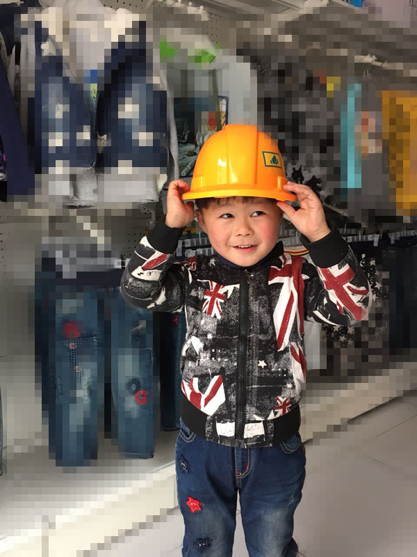 熊出没光头强安全帽熊出没玩具枪套装光头强电锯帽子电动语音说话安帽