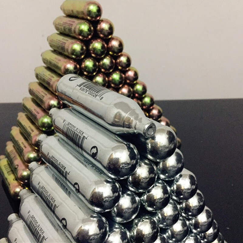 co2小钢瓶12克二氧化碳气瓶 co2小钢瓶12g高压小气瓶 无螺纹 10只银色