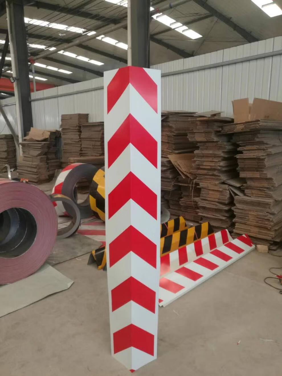 建筑工地挡脚板 建筑脚手架踢脚板楼层隔离警示条外架挡脚线镀锌铁皮