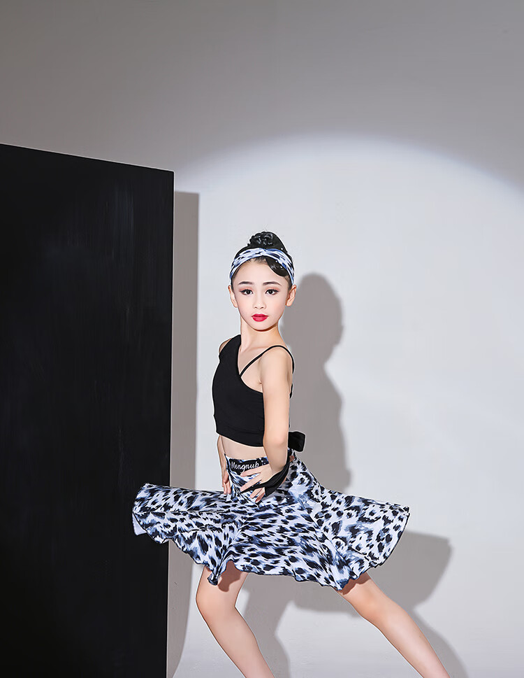 女童拉丁舞服练功服夏季标准分体舞蹈服2022新款儿童拉丁裙比赛服黑单